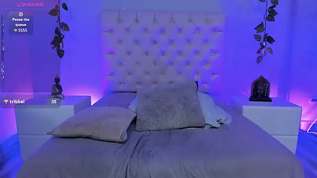 Isaac_Greyのウェブカメラショー