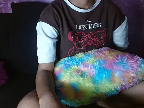 Nora81 Adlı Modelin Canlı XXX Sohbeti