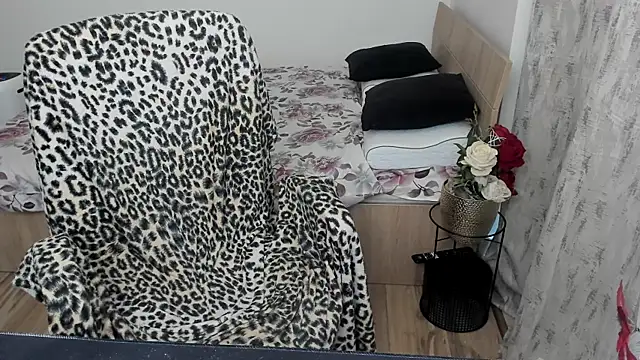 HotDelightXxx's Live XXX Chat