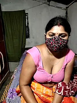 Mourani24のライブXXXチャット