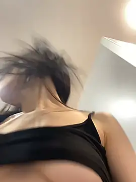 Mia_Mia_M Pertunjukan Webcam