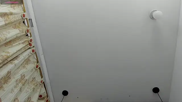 MiaCours élő XXX-chatje