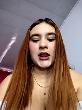 katty_42 Show in webcam