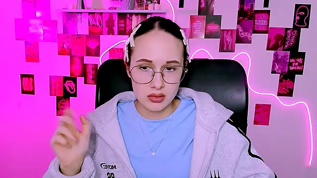 Živý XXX chat mona_cloud