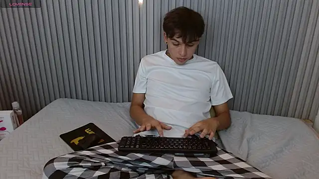 StiwenTwink 网络视讯表演