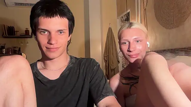 Show modela twl8vibe na web-kameri