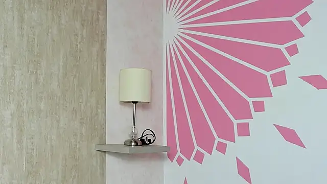 Chat +18 de miiaa_m1 ao vivo