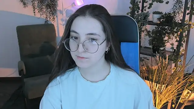 VirtuallVoyant's Live XXX Chat