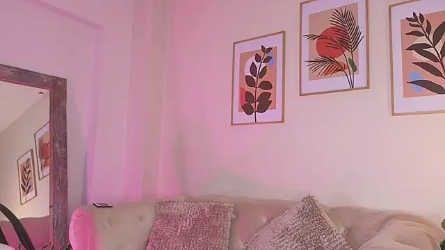 แชท XXX สดของ DahianaWalcott