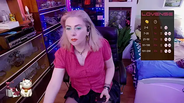 Show modela Delicecat na web-kameri