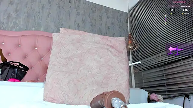 naomidibello – webcam-show