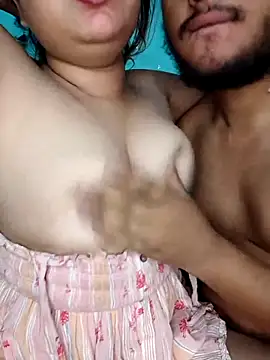 Midnight_Craving: διαδικτυακό σόου στην κάμερα