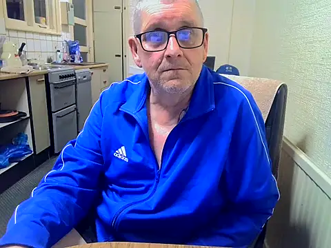 Czat XXX na żywo – daddyflash