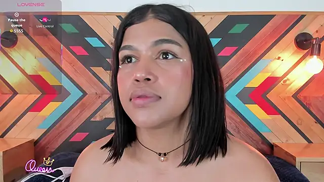 Chat +18 de NaiirobiSwan ao vivo