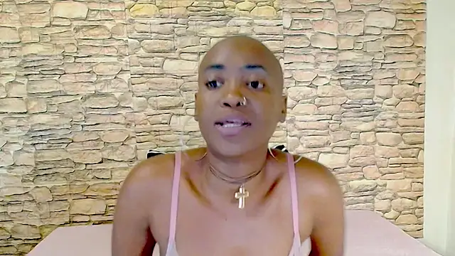 แชท XXX สดของ EbonyOlive69