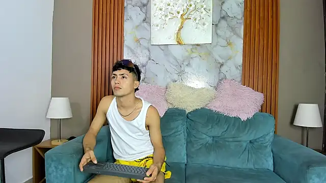 Show modela AVENGER_BOYS2026 na web-kameri