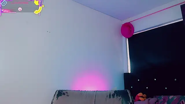 Kendall_hornyy Chat XXX in diretta