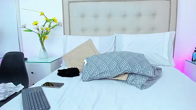 Paulynavera Adlı Modelin Canlı XXX Sohbeti