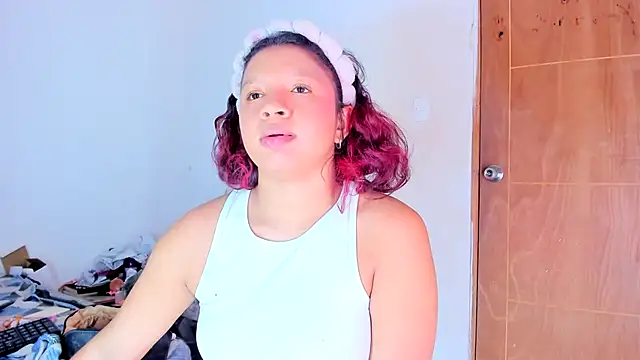 Chat XXX en directo de Emily_Coper18