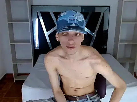 sora_jun élő XXX-chatje