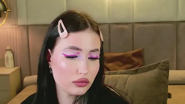 EmmaLawrensのライブXXXチャット