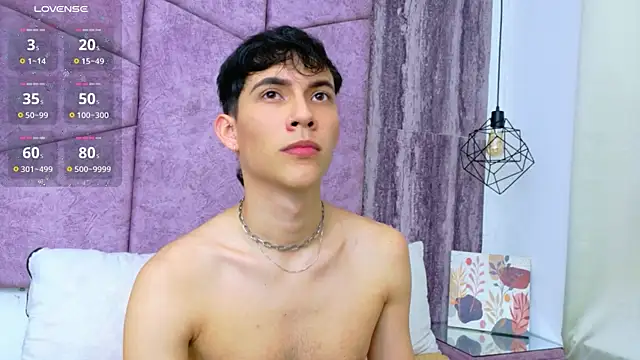 AronTawers 即時 XXX 聊天