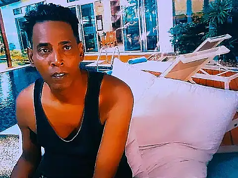 IndianHunk01 webcam show