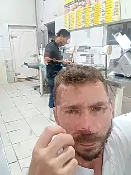 RobertoLuiz84 Show in webcam