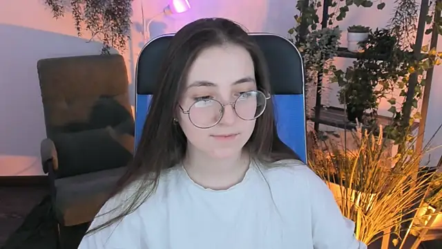 VirtuallVoyant's Live XXX Chat