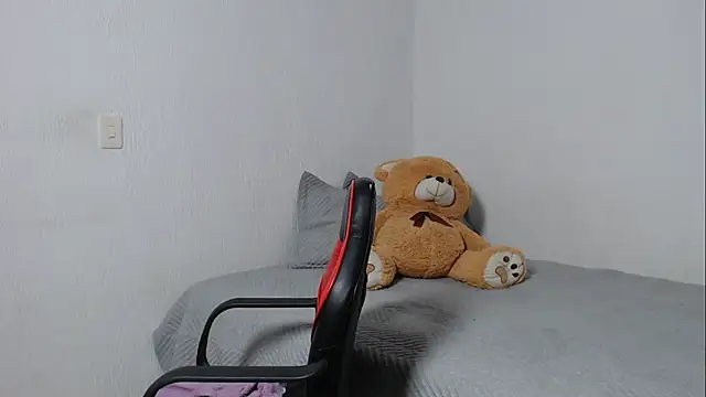 TORIRAVEENn Live XXX chat