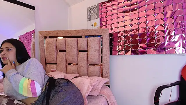 Онлайн чат XXX Dannie__