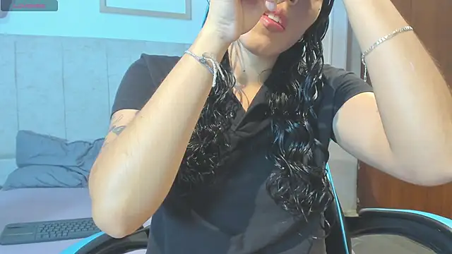 _maria_foxx_ Adlı Modelin Canlı XXX Sohbeti