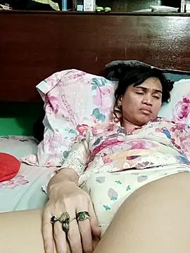 QueenSoreal – Naživo XXX chat