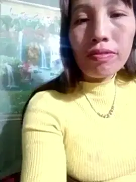 Gummiesu élő XXX-chatje