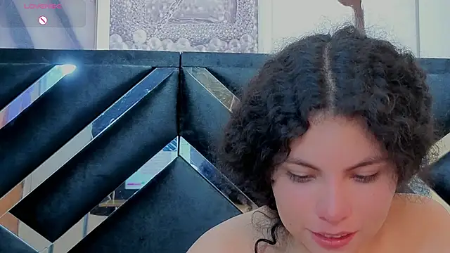 Zoe-yanin's Live XXX Chat