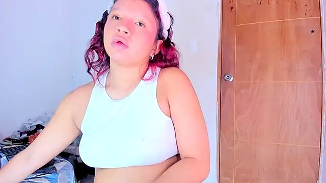 Emily_Coper18 élő XXX-chatje