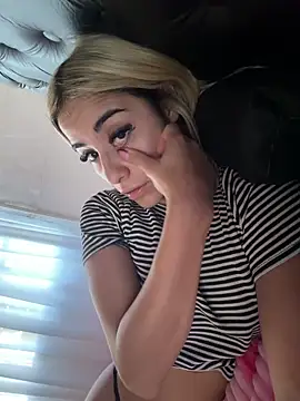 Babylovetierna1のウェブカメラショー