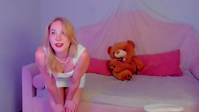 ElaraVoltage Chat XXX in diretta