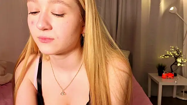 mybayby élő XXX-chatje