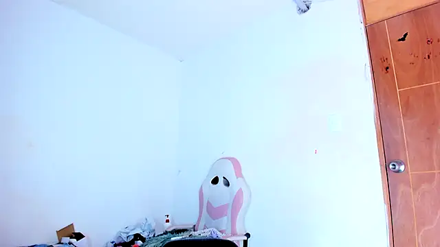 Emily_Coper18's Live XXX Chat