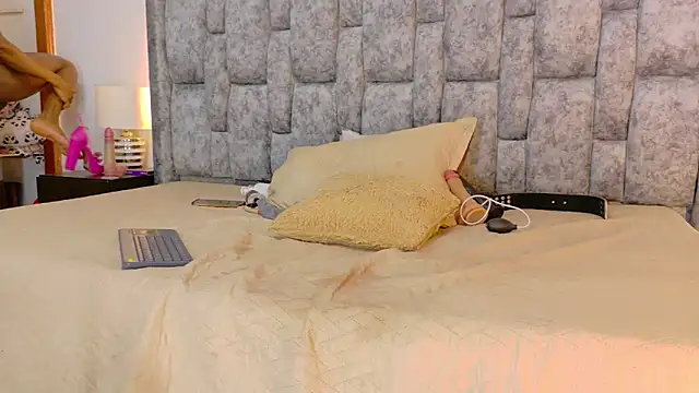 samirths_boy_ 即時 XXX 聊天