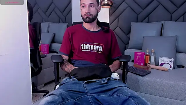 Show de Hisoka_011 na webcam