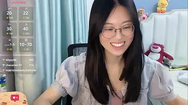 Luna-666 在線直播表演