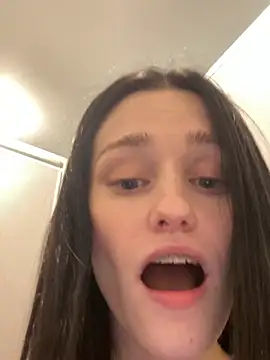 Mia_Mia_M Pertunjukan Webcam