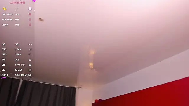 OdellaFrakeのライブXXXチャット