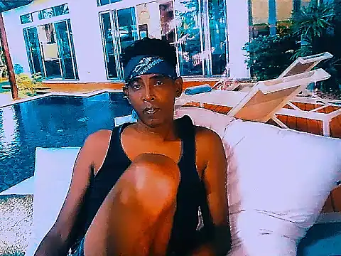 Pokazy przed kamerką – IndianHunk01