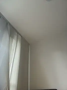 Chat +18 de FerAlvax ao vivo