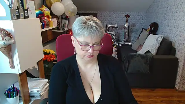 bigtits4you Live XXX-chat