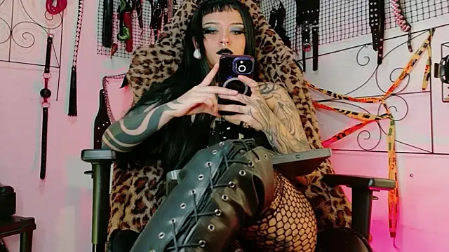 Chat XXX en directo de Agatha_BDSM