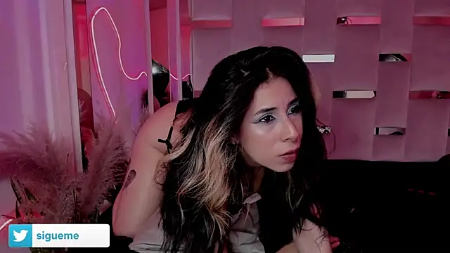 Živý XXX chat Sara_Foxx1